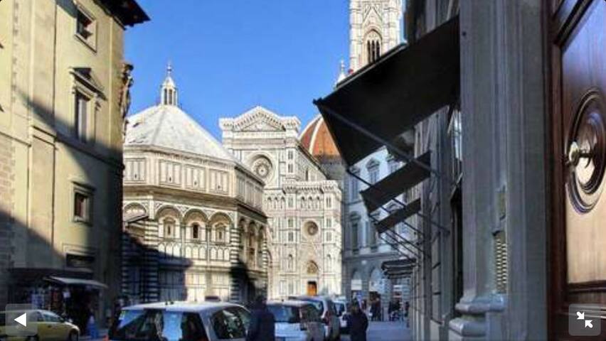 Luxury New Apartment Duomo View 4 sleeps Ac Wifi gallery image 5