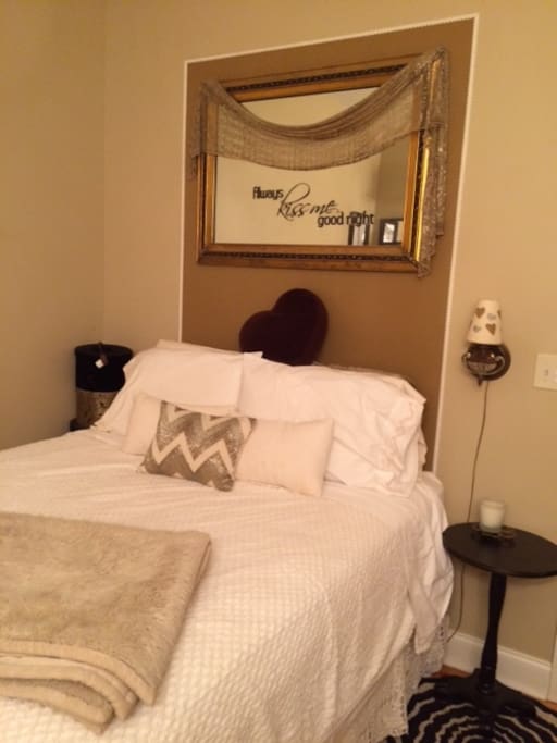 Private bedroom with great Queen mattress
