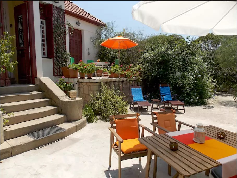 Live in The Oldest Pistachio Estate : outdoor seating areas