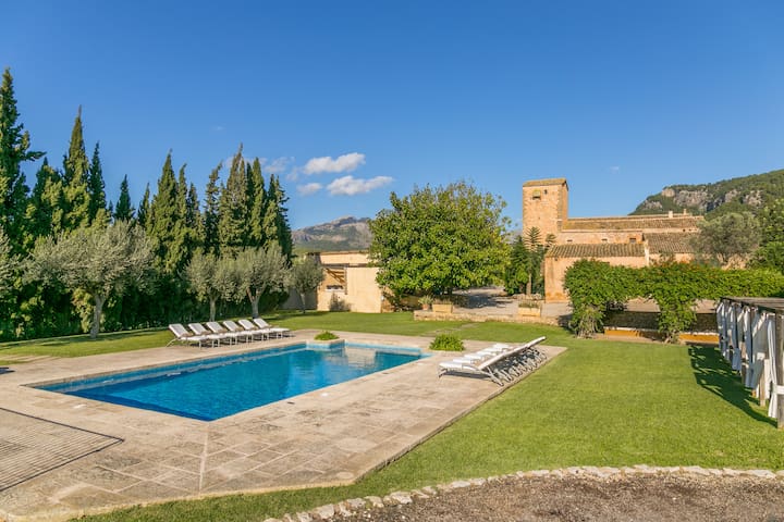 Historical House in Mallorca Up To 12 Guests