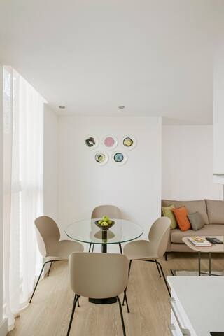 Two Bed Luxury Serviced Apartment Holborn gallery image 2