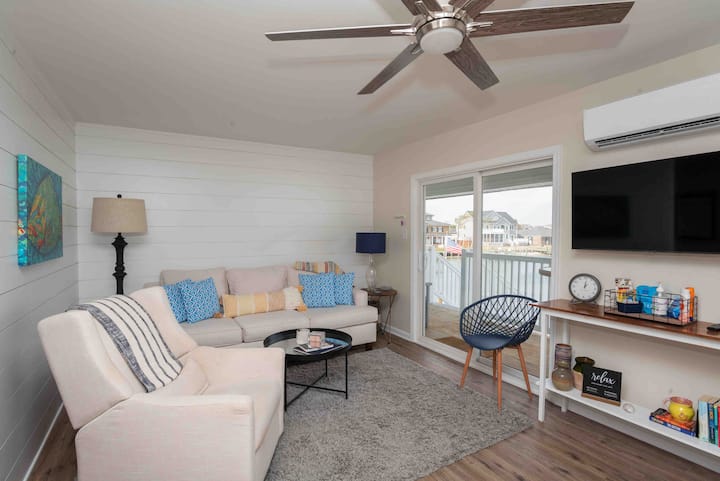 Charming Waterfront Condo | Bayside | Heart Of Oc - Ocean City, MD