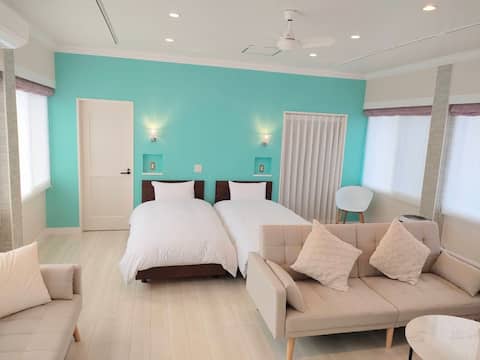 1-min-walk from the bus stop (Free Parking &Wi-Fi)