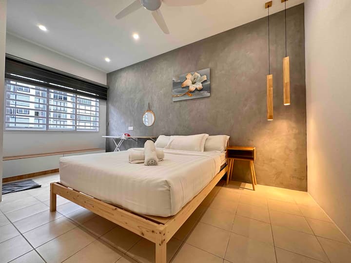 غرفة النوم 1 المرفقة بحمام (سرير بحجم كوين)