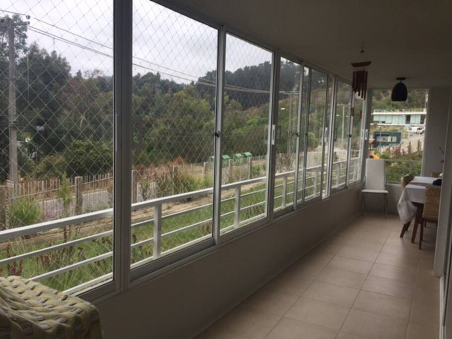 Gran terraza con parrilla