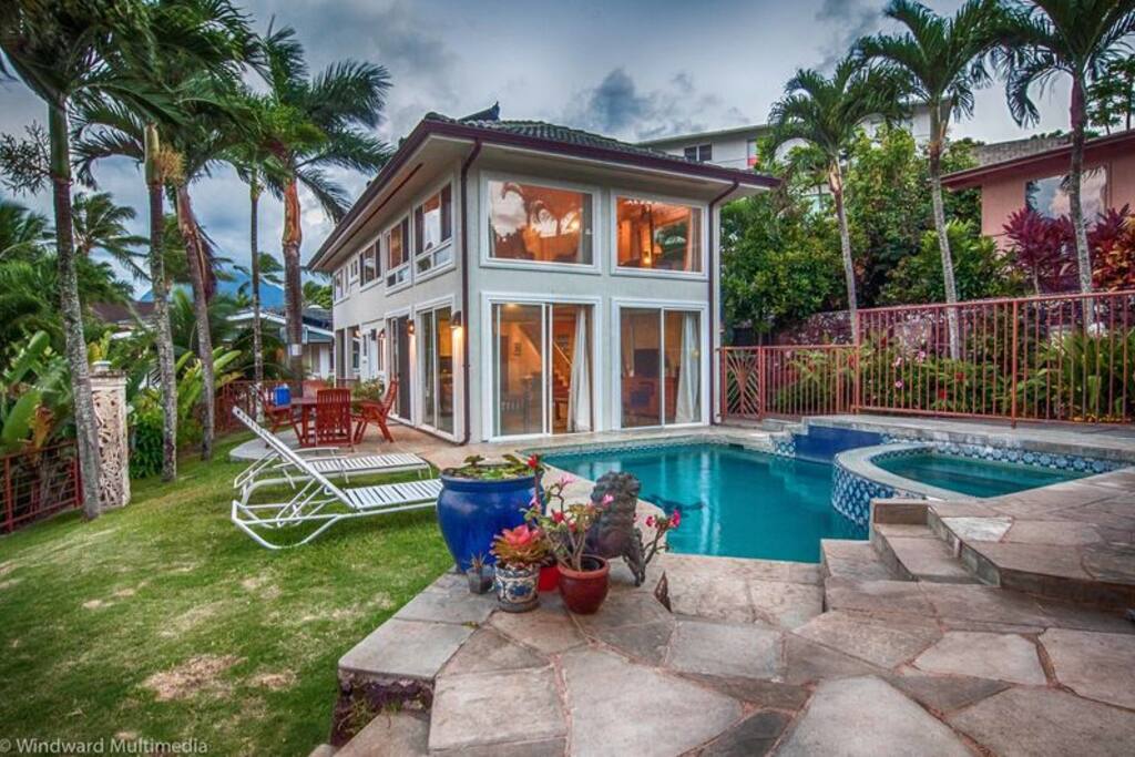 Sea Breeze House is a 3 bedroom home with a separate studio cottage.