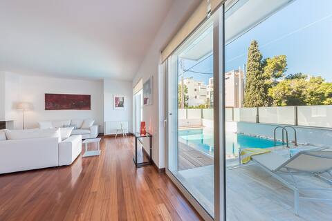 Adelos Luxury villa with pool in Elliniko Athens