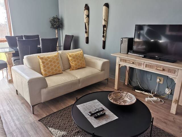 Vibrant beach living – Camps Bay