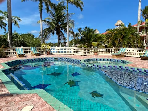 Peaceful Caribbean 2B/2BA Waterfront Condo w/pool