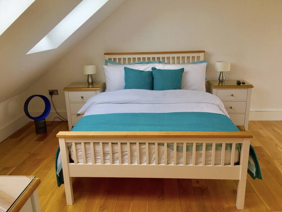 4 pillows, 2 cushions & throw for comfort