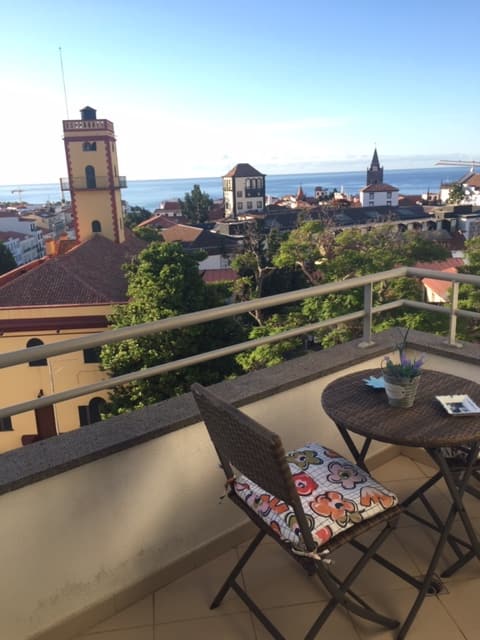 Top performing Airbnb: Casa dos Netos - a space filled with light and panoramic views in Funchal (São Pedro)