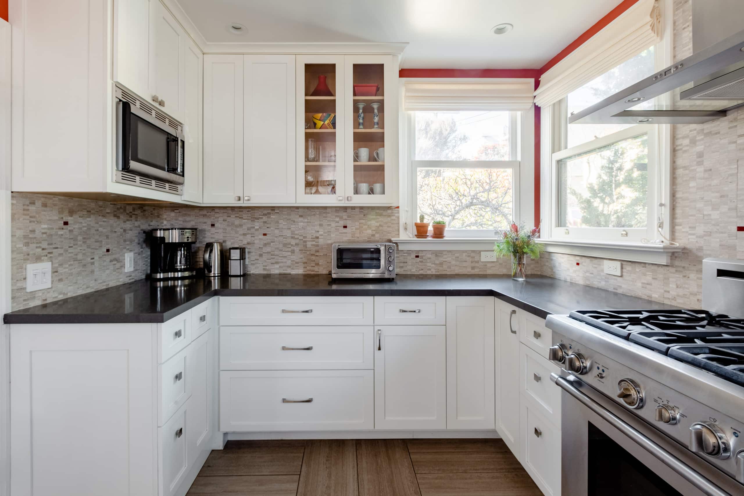 Home in San Francisco · ★4.96 · 2 bedrooms · 2 beds · 1 bath - Image 12