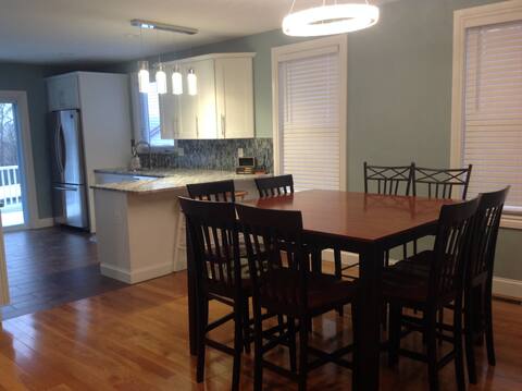 Spacious, bright 5 bedroom house near West Point