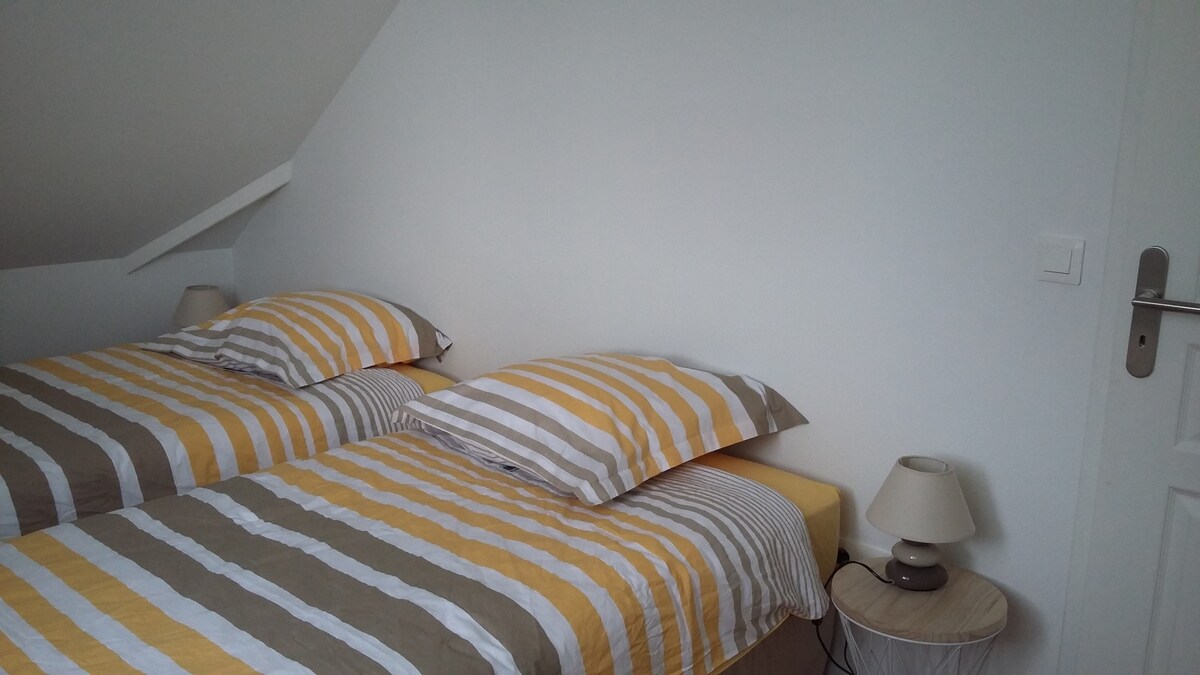 Dhomë gjumi 2  dy krevate 90 x 190 