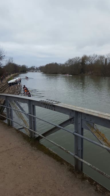 5 minutes walking distance from the flat