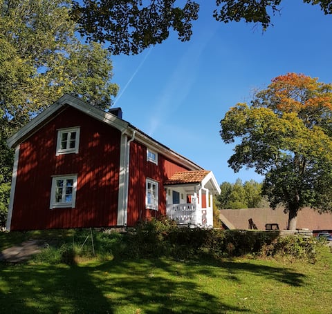 1800 talstorp in rural setting.