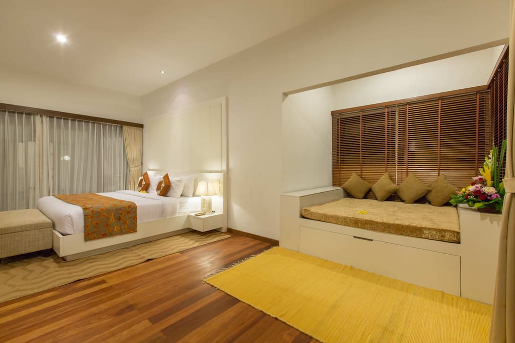 Huge bedroom