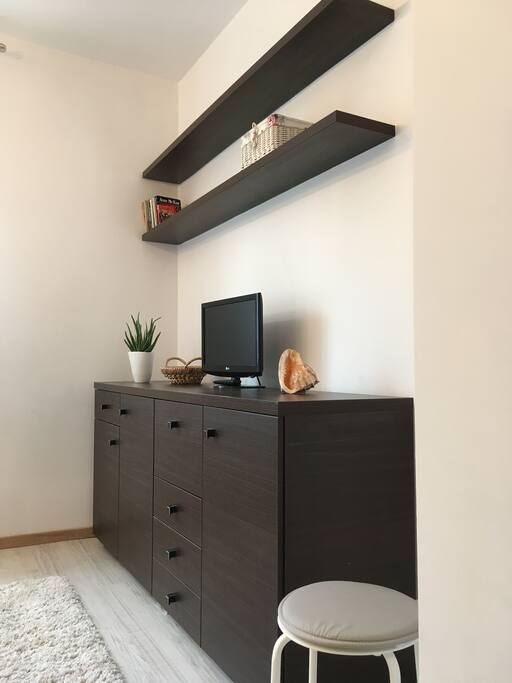 SALON (LIVINGROOM)