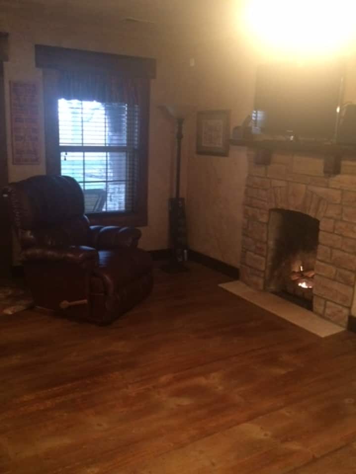 Farmhouse At The Venue - Ozark, MO
