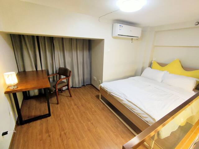 大白家 南京南和风百寸影院家庭房2室最多可住6人麦德龙宜家地铁步行3分钟到近夫子庙老门东 新街口 Lofts For