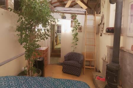 Room w/ Loft & Sky lights