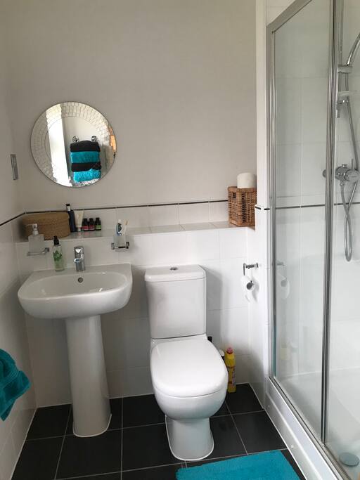 Private Ensuite Bathroom