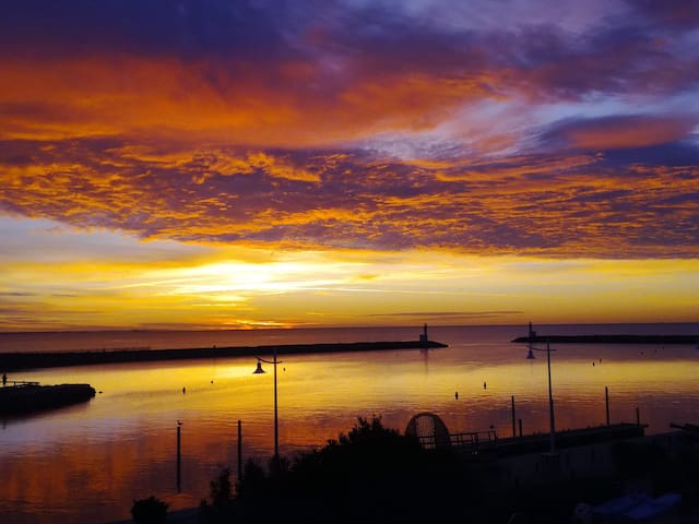 Entire home with 1 bedrooms in Mauguio - Sea view appartment with parking