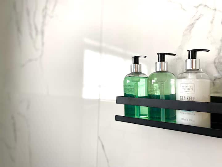 Master bedroom bathroom 