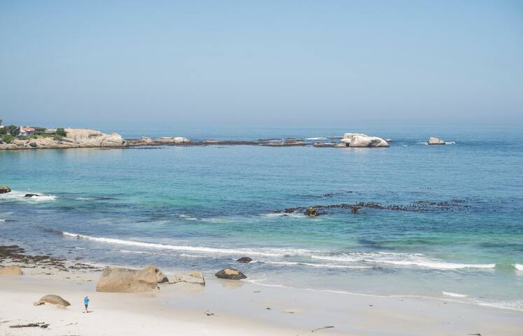 Beachfront apartment on Clifton gallery image 3