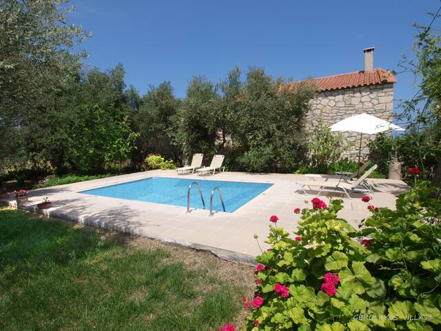 stonebuilt Cretan villa with private pool!