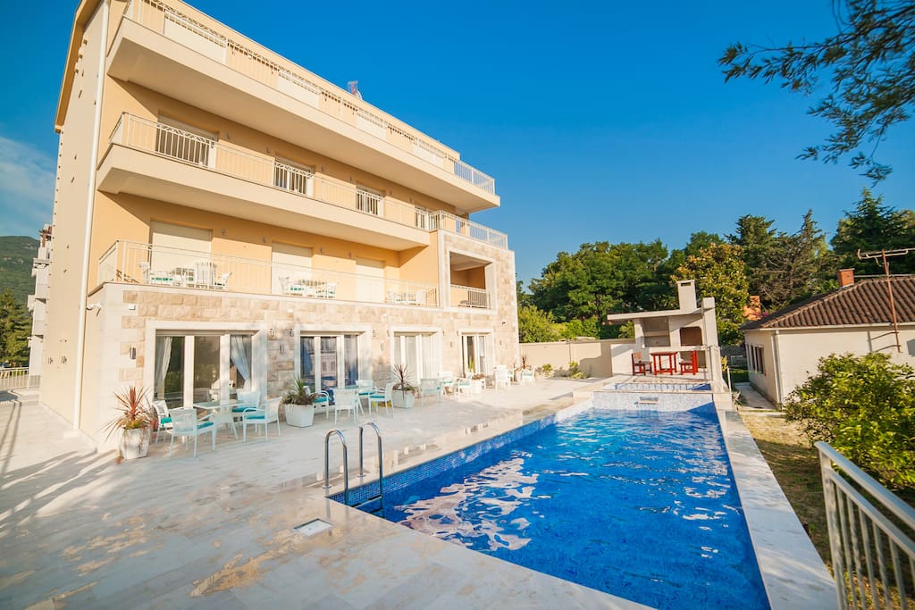 Exterior, swimming pool, sundeck