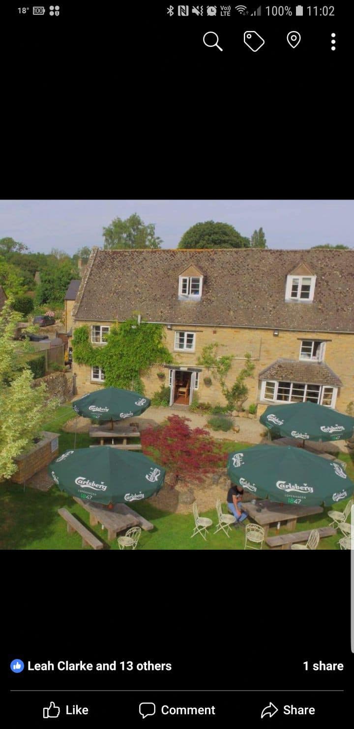 The Red Lion, Little Compton. Room 1 Bed and breakfasts for Rent in