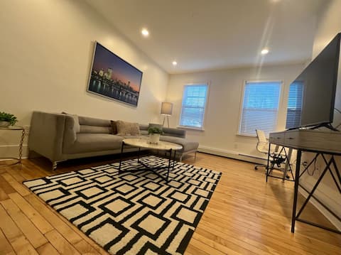 Popular Airbnb listing: 1 BR Gem 5min to Train & Airport explore the city in East Boston
