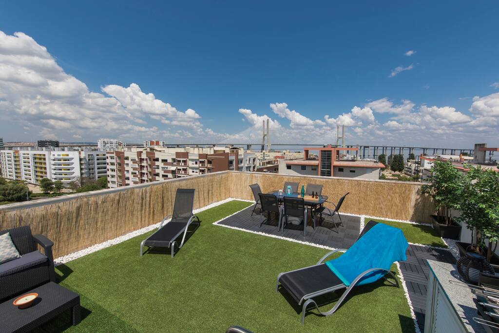 Roof top drone