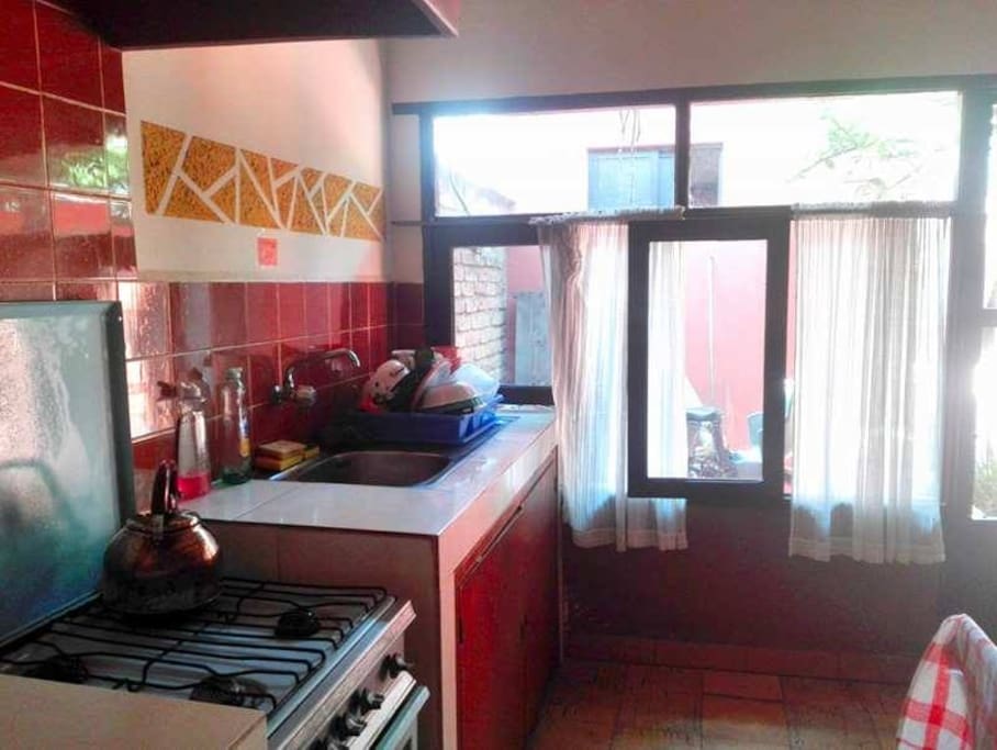cocina con vista a exteriores