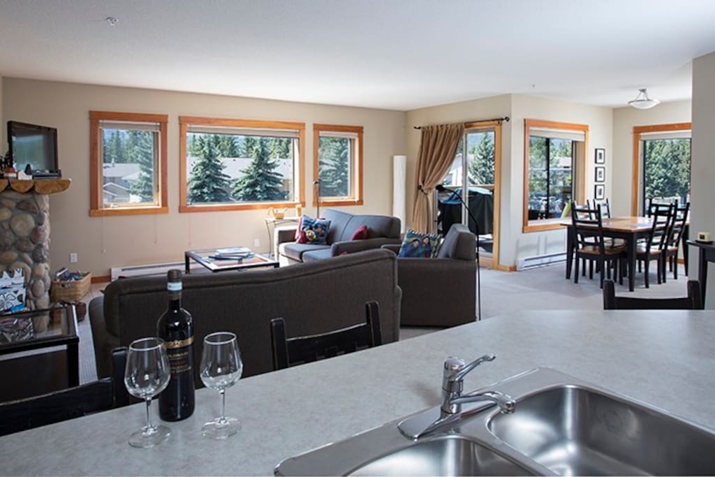 Open floor plan is super and views stunning from all windows