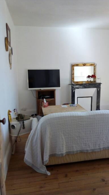 Coin salon avec TV et Wi-Fi