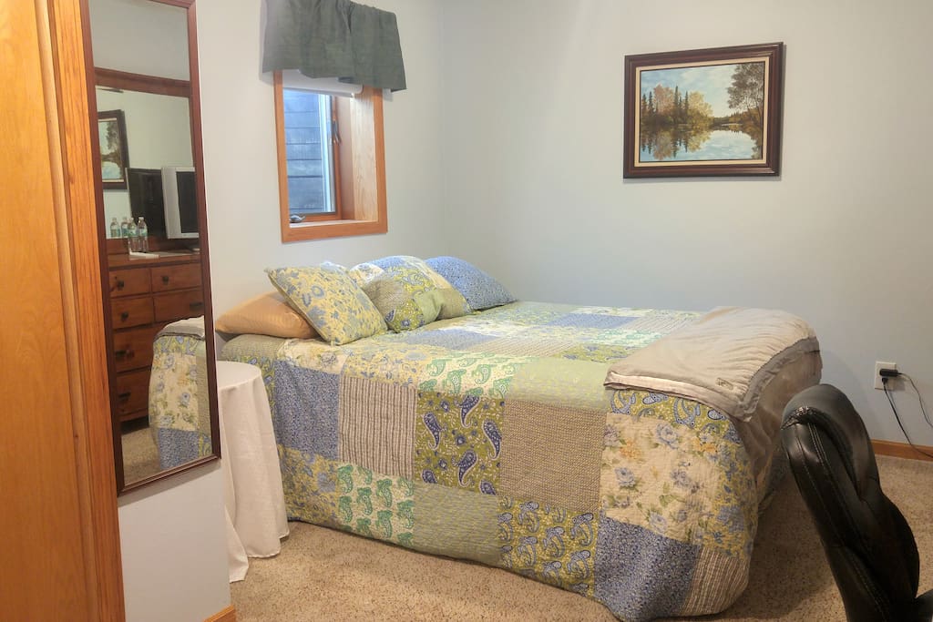 Guest bedroom