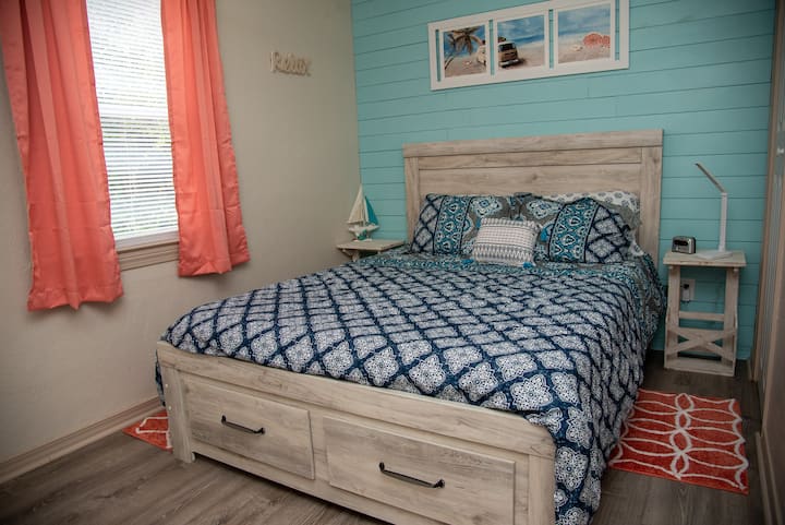 Chambre Castaway avec lit Queen Size et commode