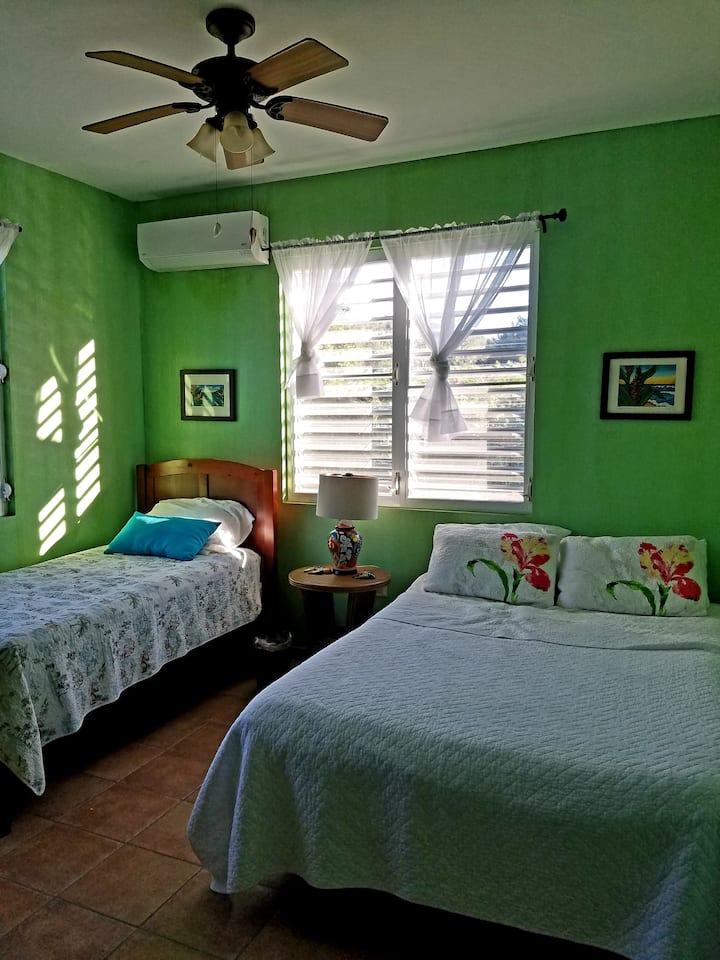 ชั้น 2 บีอาร์กรีนรูม