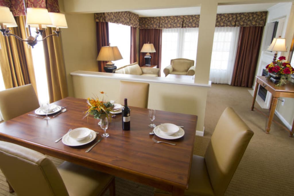 Decor will vary by unit location within the complex.