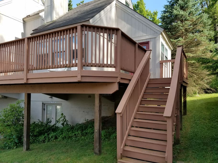 Steps to deck and main floor.