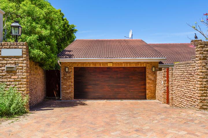 Stunning Views from Verdant Garden of Constantia Valley Home gallery image 3