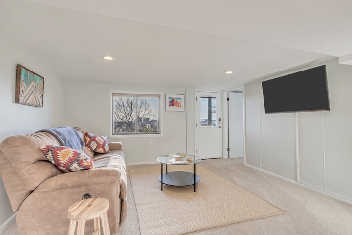 Private Modern Apartment In Historic Tudor Home - Salt Lake City, UT