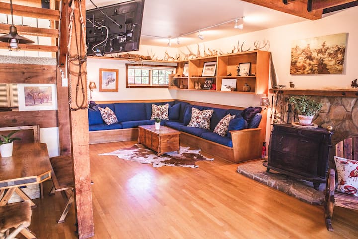 Carriage House At Ivy Oaks Pond Oasis Horse Ranch - Summerland, CA