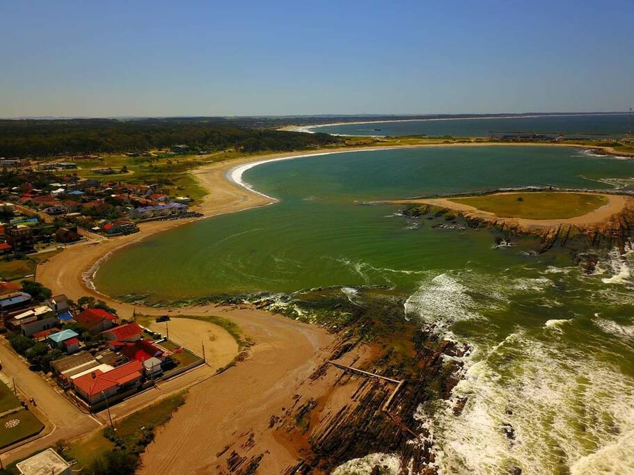 a 30 metros del mar. Bahia chica, La Paloma.