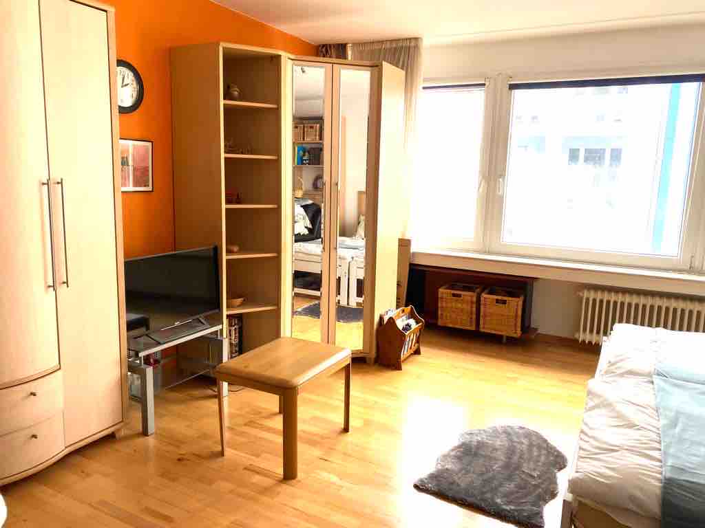 Top Airbnb: Entire flat - Twin-bed studio apartment in Friedrichstadt