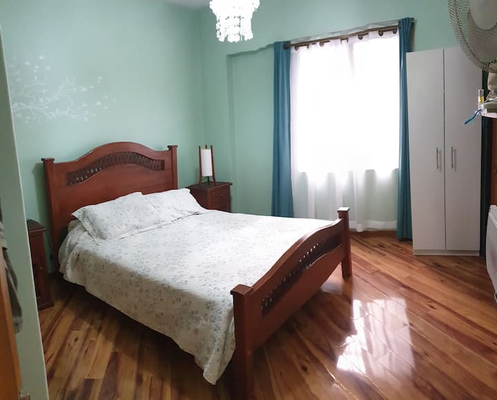 Hoofdslaapkamer: geschikt voor 2 personen