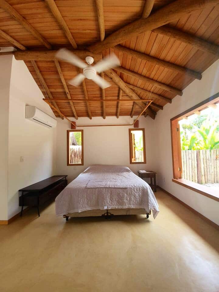 空调、无声吊扇Hunter和出色的蚊帐（图片中未显示）