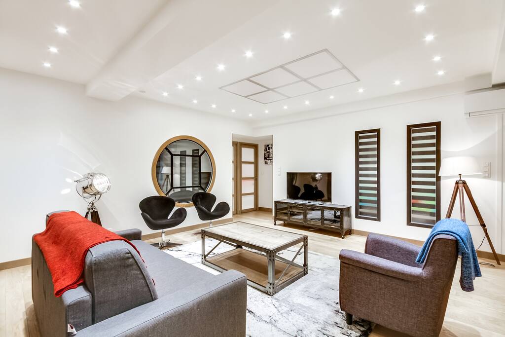 salon / living room